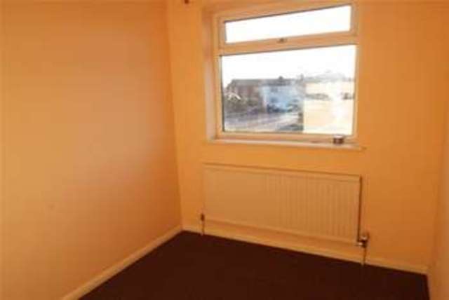  Image of 3 Bedroom Semi-Detached  To Rent at Ramsgate, CT11 7RE