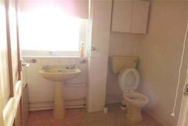  Image of 3 Bedroom Semi-Detached  To Rent at Ramsgate, CT11 7RE
