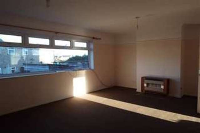  Image of 3 Bedroom Semi-Detached  To Rent at Ramsgate, CT11 7RE