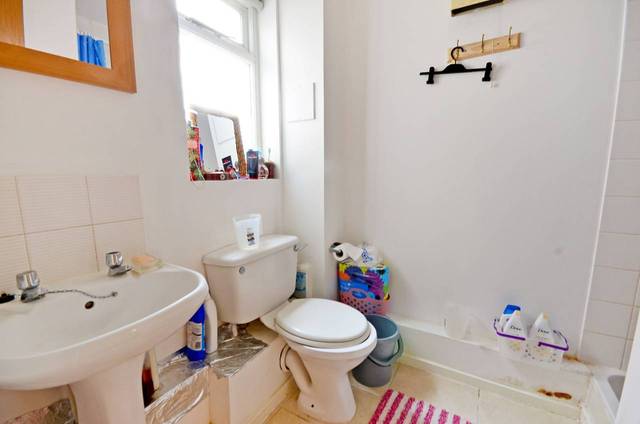  Image of Studio  For Sale at Sterling Gardens  Deptford, SE14 6DZ