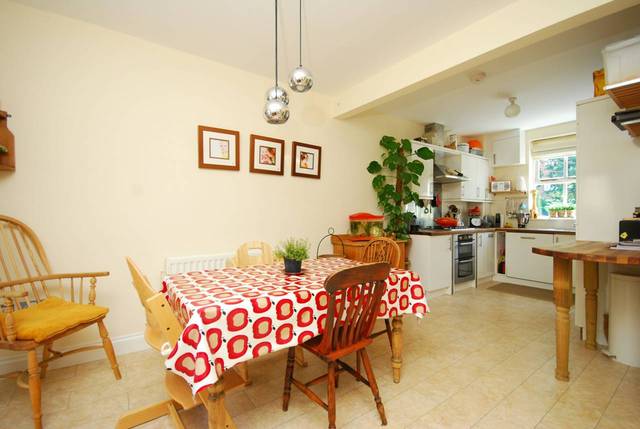  Image of 3 Bedroom Detached  For Sale at Straightsmouth  Greenwich, SE10 9LB