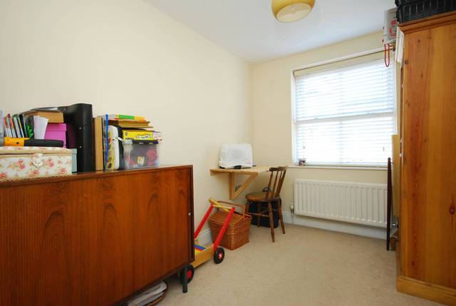  Image of 3 Bedroom Detached  For Sale at Straightsmouth  Greenwich, SE10 9LB