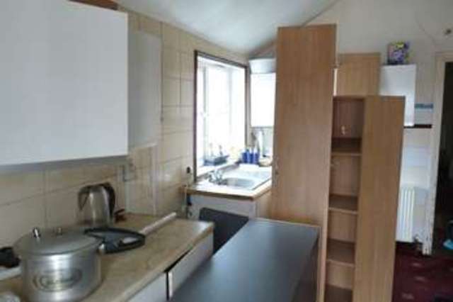  Image of 3 Bedroom Flat  To Rent at Stratford Road  Birmingham, B11 4AL