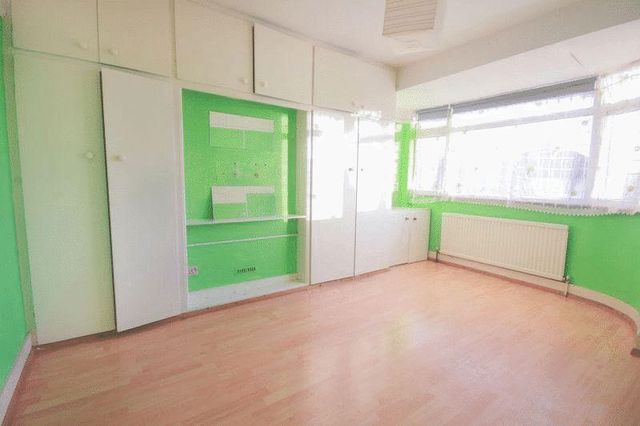  Image of 3 Bedroom Property  For Sale at Streatfield Road  Harrow, HA3 9BL