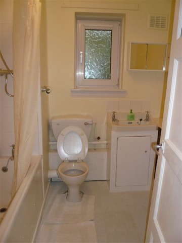  Image of 2 Bedroom Flat  To Rent at Edinburgh  Liberton, EH16 5TP