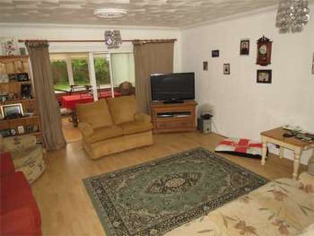  Image of 5 Bedroom Terraced  For Sale at Hailsham, BN27 3EA