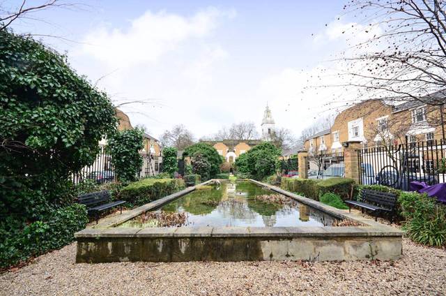  Image of 1 Bedroom Flat  For Sale at Sutton Square  Hackney, E9 6EQ