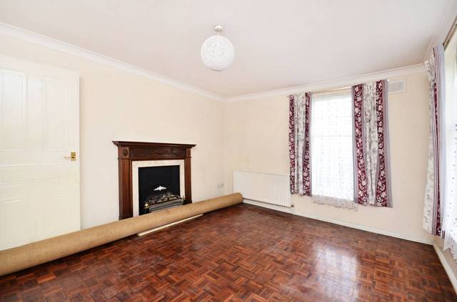  Image of 1 Bedroom Flat  For Sale at Sutton Square  Hackney, E9 6EQ