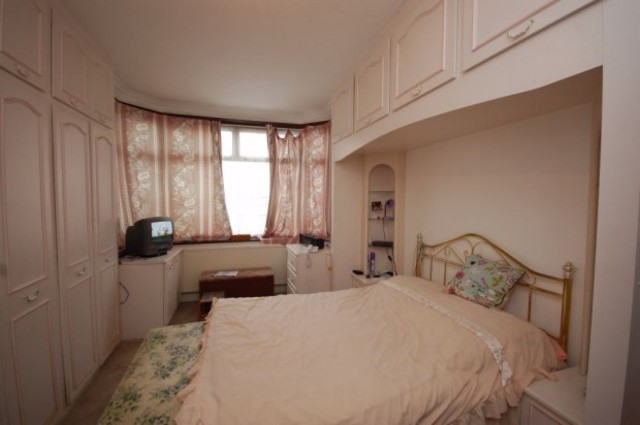 Image of 5 Bedroom Semi-Detached  To Rent at Swinderby Road  Wembley, HA0 4SF