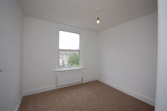  Image of 5 Bedroom Semi-Detached  To Rent at Swinderby Road  Wembley, HA0 4SF