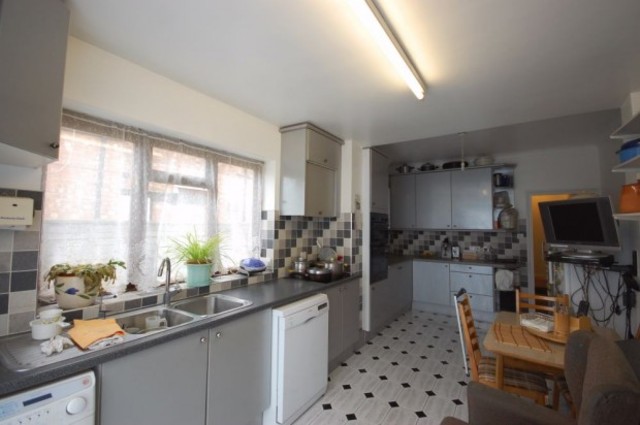  Image of 5 Bedroom Semi-Detached  To Rent at Swinderby Road  Wembley, HA0 4SF