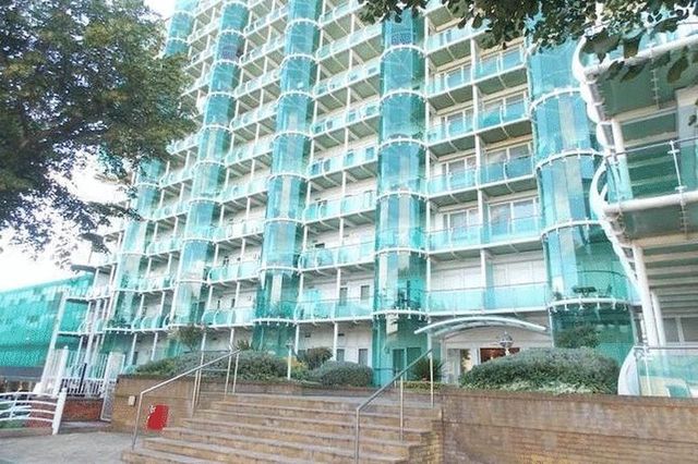  Image of 2 Bedroom Flat  For Sale at Sydney Road  Enfield, EN2 6SZ