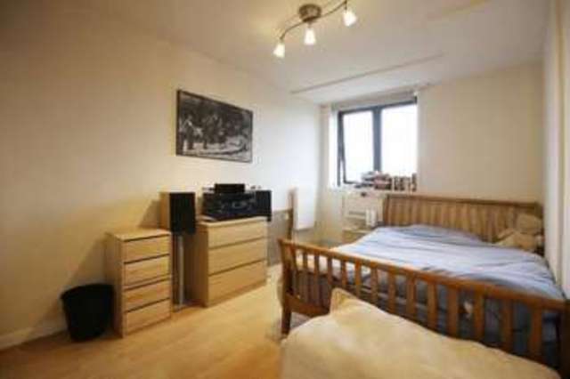  Image of 1 Bedroom Property  To Rent at Tavistock Crescent  London, W11 1AZ