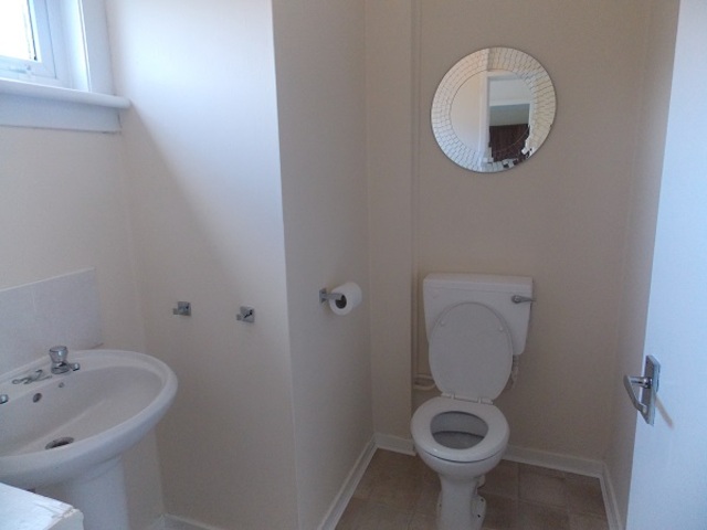  Image of 4 Bedroom Terraced  To Rent at East Kilbride South Lanarkshire South Lanarkshire, G75 8UT
