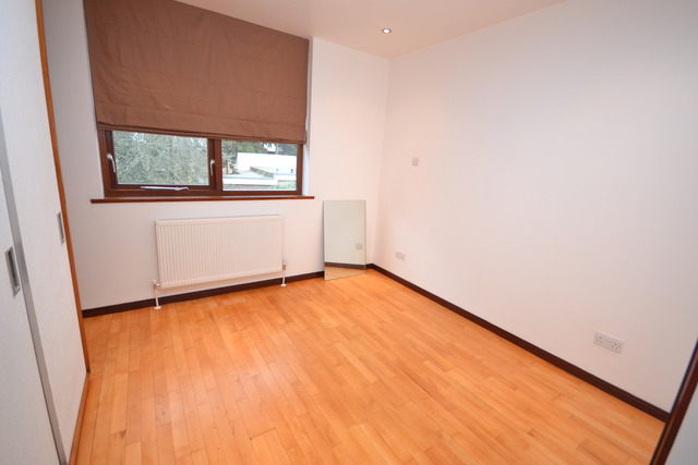  Image of 4 Bedroom Property  To Rent at Finchley  Finchley, N3 2LB