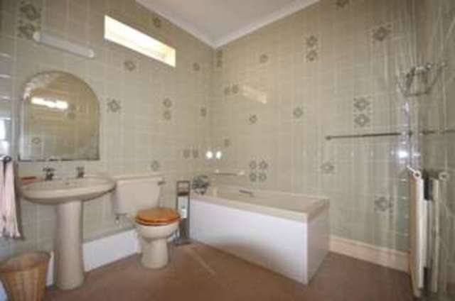  Image of 2 Bedroom Flat  For Sale at The Drive  Langdon House, EX7 9JB
