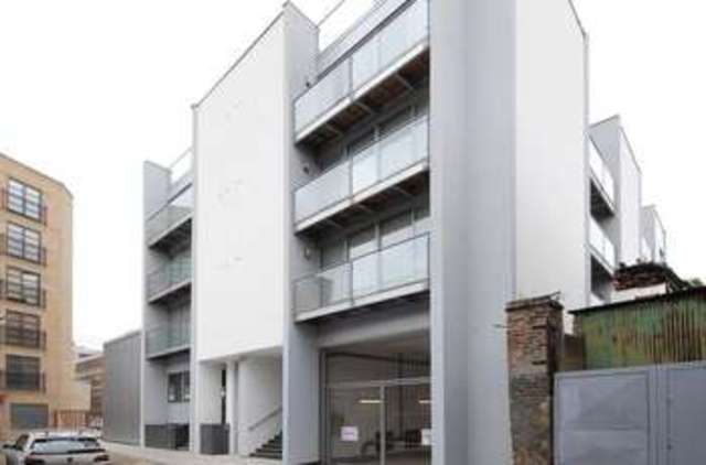  Image of 2 Bedroom Flat  To Rent at Flat3,  8 Dereham Place  London, EC2A 3HJ