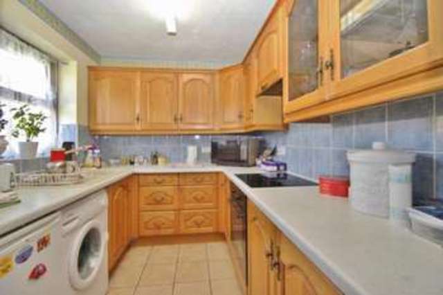  Image of 2 Bedroom Retirement Property  For Sale at Chobham Surrey Chobham, GU24 8NQ