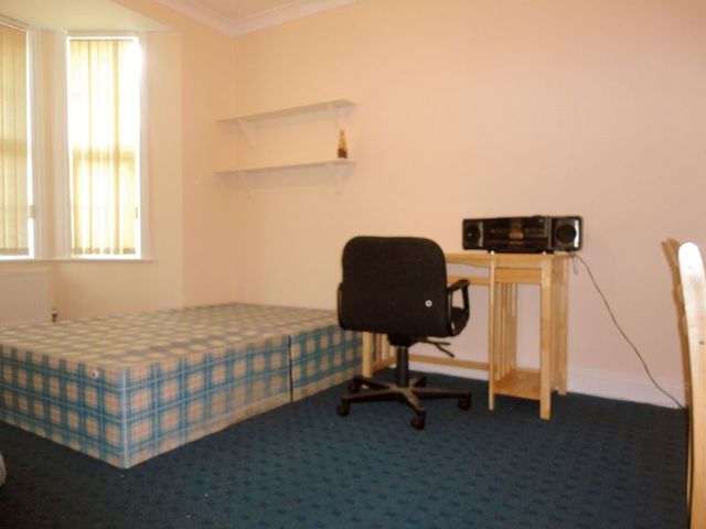  Image of 4 Bedroom Terraced  To Rent at The Greenway  Uxbridge, UB8 2PL