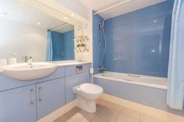  Image of 2 Bedroom Flat  For Sale at Galaxy Building  Docklands, E14 3SP
