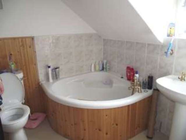  Image of 3 Bedroom Detached  For Sale at The Strand  Starcross, EX6 8PA