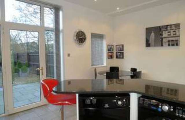  Image of 3 Bedroom Mews  For Sale at Threadfold Way Eagley Bolton, BL7 9DN