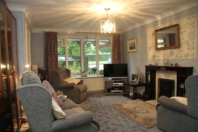  Image of 4 Bedroom Detached  For Sale at Leeds  Tinshill, LS16 7DU