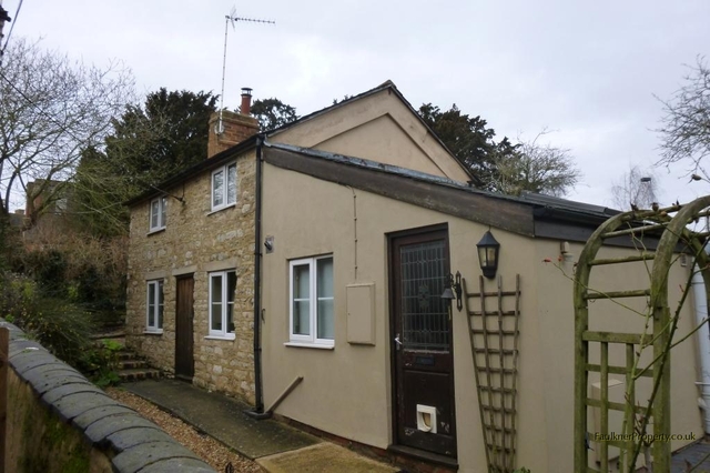  Image of 2 Bedroom Cottage  To Rent at Buckingham, MK18 1NT