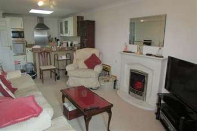  Image of 2 Bedroom Flat  For Sale at Street, BA16 0FE