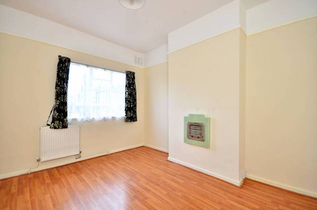 Image of 3 Bedroom Detached  To Rent at Totterdown Street  Tooting, SW17 8TE
