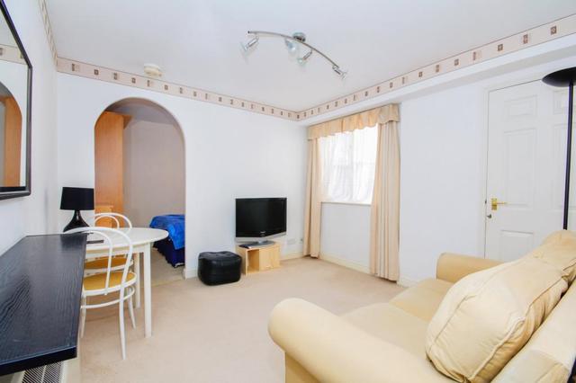  Image of Flat  For Sale at Transom Close  Surrey Quays, SE16 7FH