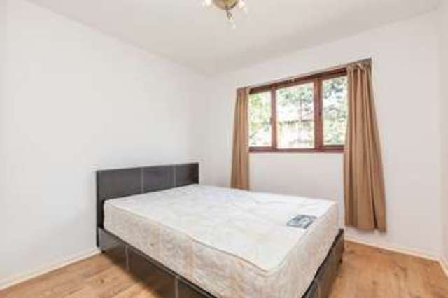  Image of 1 Bedroom Flat  For Sale at Canary Wharf, E14 3AQ