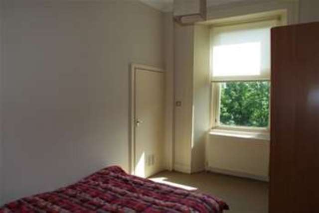  Image of 2 Bedroom Flat  To Rent at Glasgow, G41 3PB