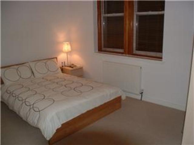  Image of 3 Bedroom Flat  To Rent at Old Town Edinburgh Edinburgh, EH1 1RT