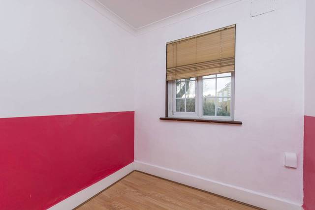  Image of 3 Bedroom Flat  To Rent at Tunnel Avenue  Greenwich, SE10 0SD