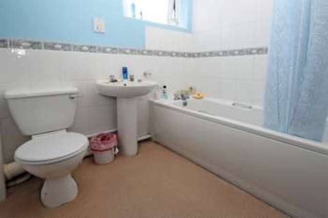  Image of 2 Bedroom Flat  For Sale at Twynham Road Southbourne Bournemouth, BH6 3EZ