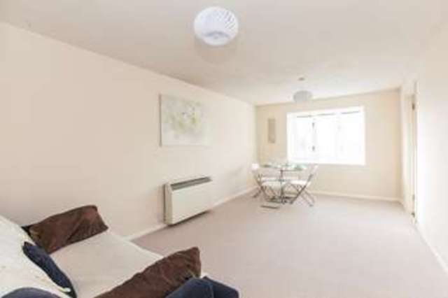  Image of 2 Bedroom Flat  For Sale at Transom Square  London, E14 3TQ