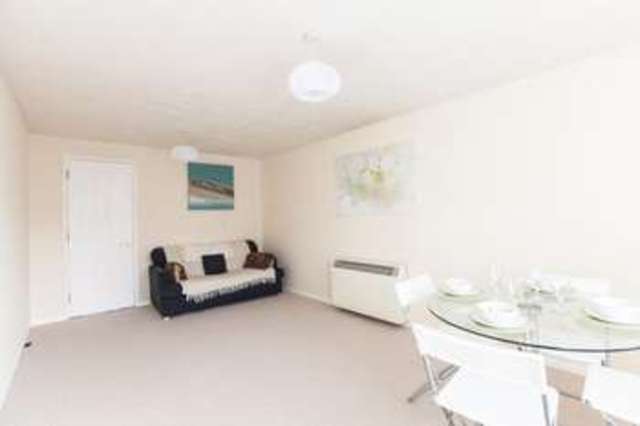  Image of 2 Bedroom Flat  For Sale at Transom Square  London, E14 3TQ