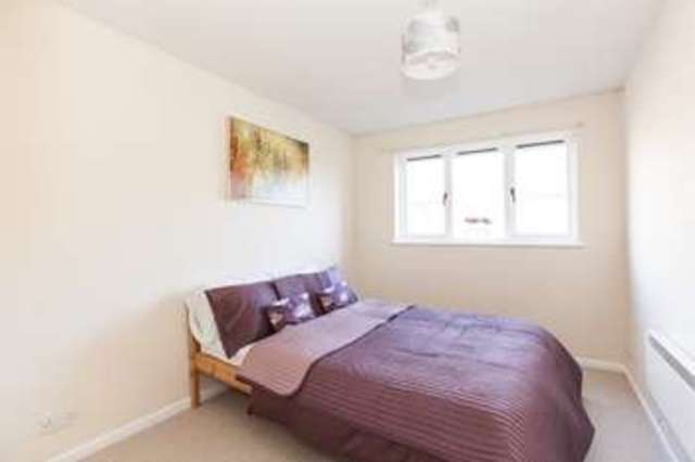  Image of 2 Bedroom Flat  For Sale at Transom Square  London, E14 3TQ