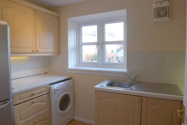  Image of 2 Bedroom Flat  To Rent at Abbeyhill Edinburgh Edinburgh, EH8 8HQ