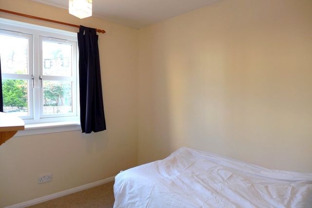  Image of 2 Bedroom Flat  To Rent at Abbeyhill Edinburgh Edinburgh, EH8 8HQ