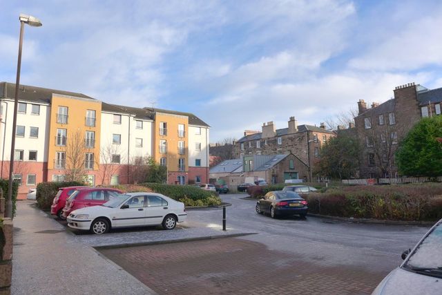  Image of 2 Bedroom Flat  To Rent at Abbeyhill Edinburgh Edinburgh, EH8 8HQ