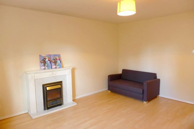  Image of 2 Bedroom Flat  To Rent at Abbeyhill Edinburgh Edinburgh, EH8 8HQ