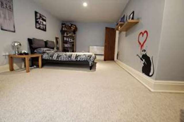  Image of 2 Bedroom Flat  For Sale at 33 Ullet Road  Liverpool, L17 3AS