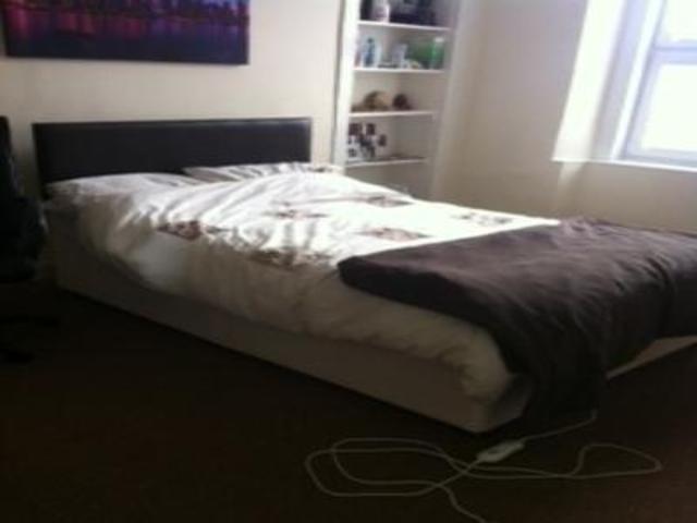  Image of 3 Bedroom Flat  To Rent at Dundee  Dundee, DD2 1AA