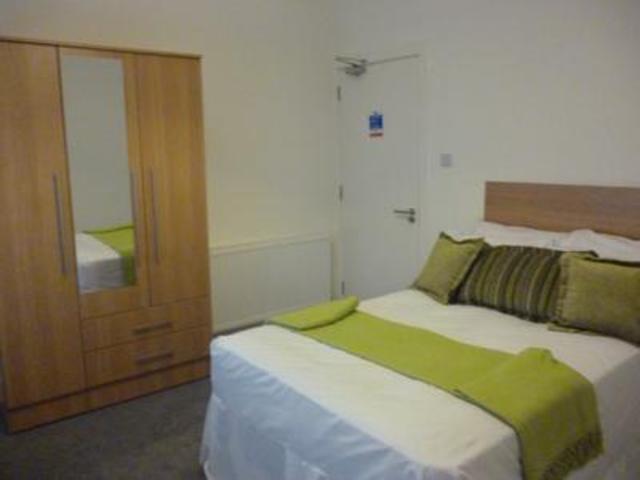  Image of 5 Bedroom Flat  To Rent at Dundee  Dundee, DD1 4BH