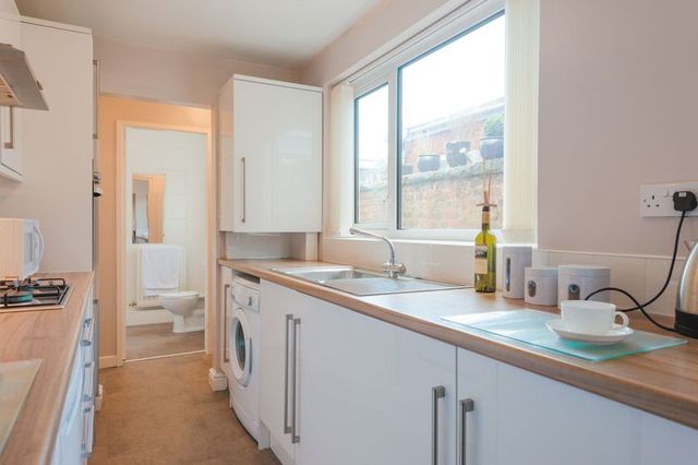  Image of 2 Bedroom Terraced  For Sale at Union Street  Runcorn, WA7 5SU