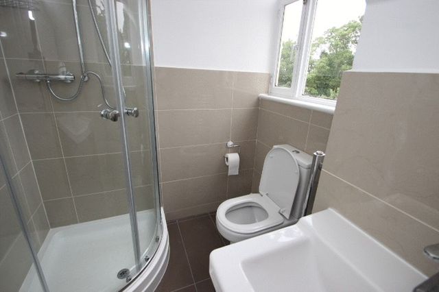  Image of Flat  To Rent at London, E17 3QG