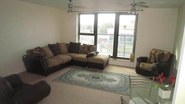  Image of 2 Bedroom Flat  To Rent at Middlesex  Hayes, UB4 8JB