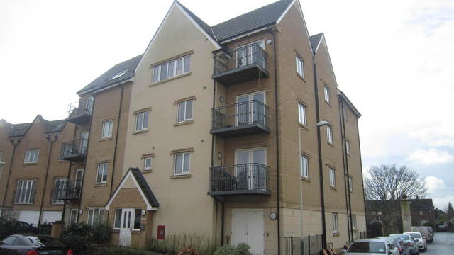  Image of 2 Bedroom Apartment  For Sale at Middlesex  Hayes, UB3 2FJ